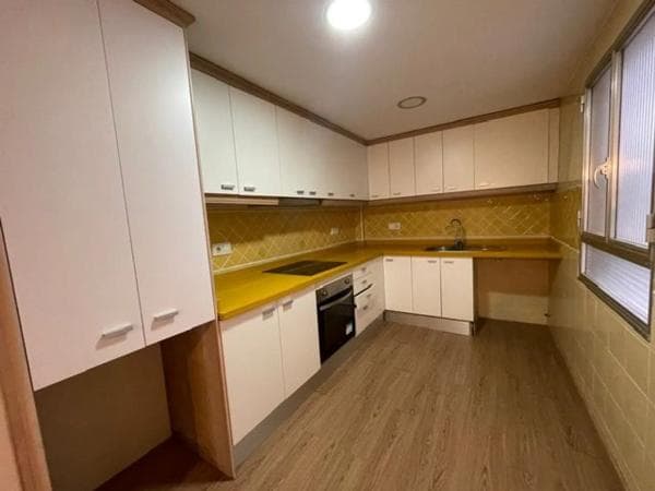 Piso en venta en Avenida de Ramón y Cajal, Alicante / Alacant
thumbnail 1