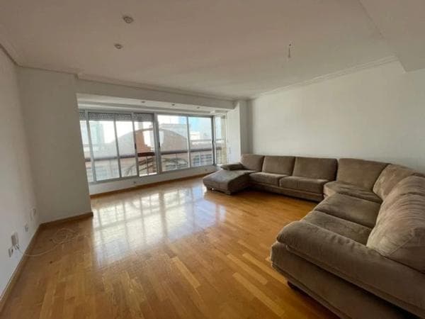 Piso en venta en Avenida de Ramón y Cajal, Alicante / Alacant
thumbnail 2
