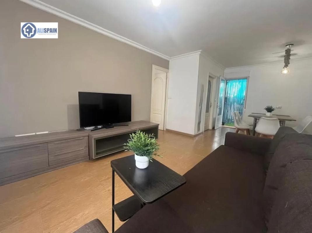 Venta de piso en Barrio Los Ángeles, Alicante / Alacant
photo 2