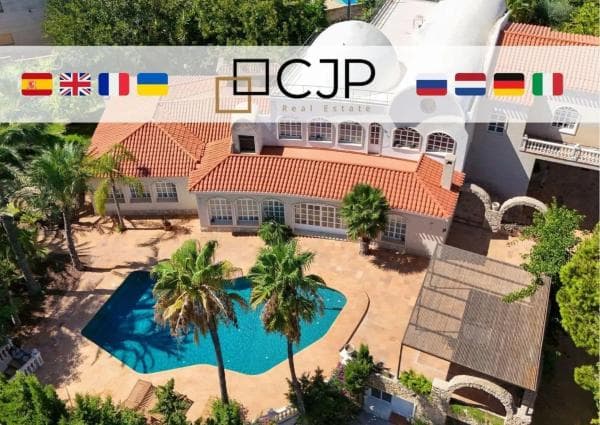 Chalet independiente en venta en Barrio Vistahermosa, Alicante / Alacant
photo 1