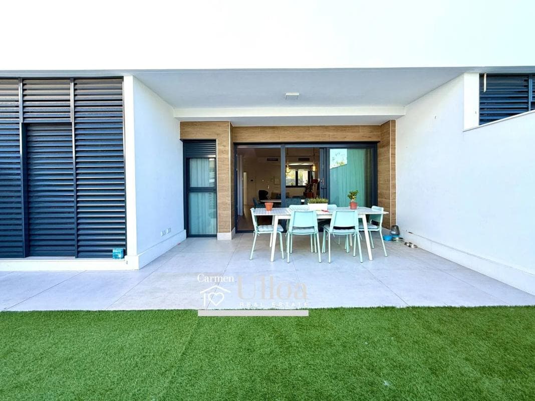 Venta de chalet adosado en Barrio Vistahermosa , Alicante / Alacant photo 2