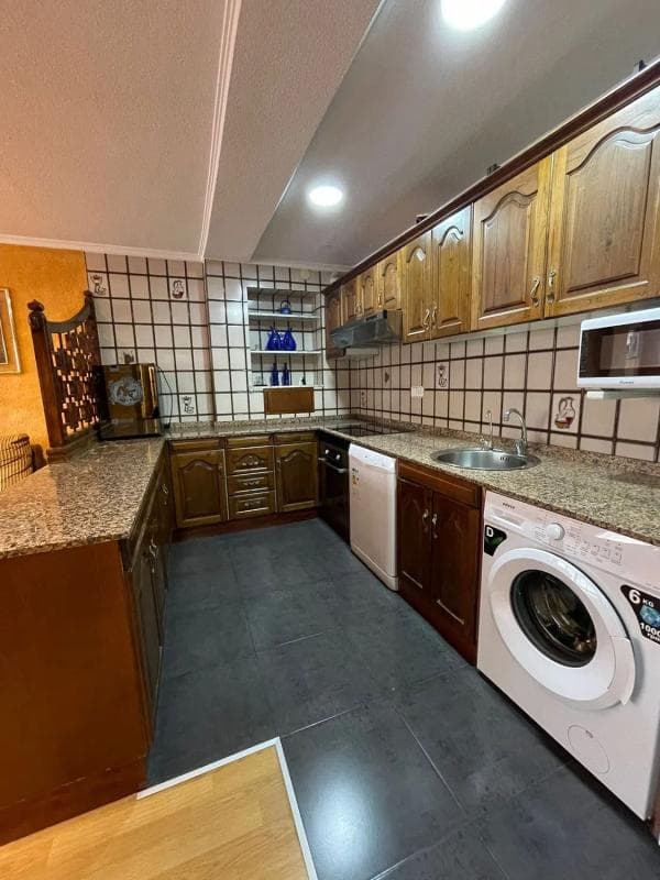 Venta de piso en Avenida Santander, Alicante / Alacant
photo 3