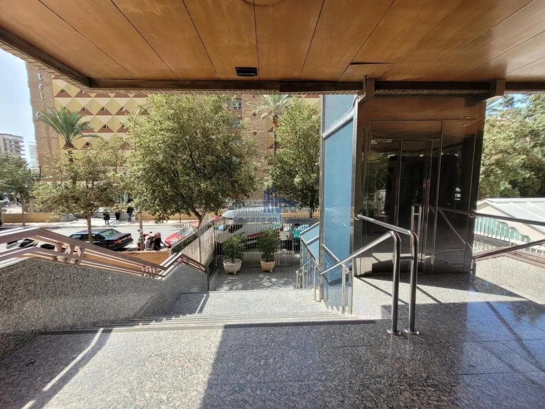 Venta de piso en Avenida Países Escandinavos, Alicante / Alacant
photo 3
