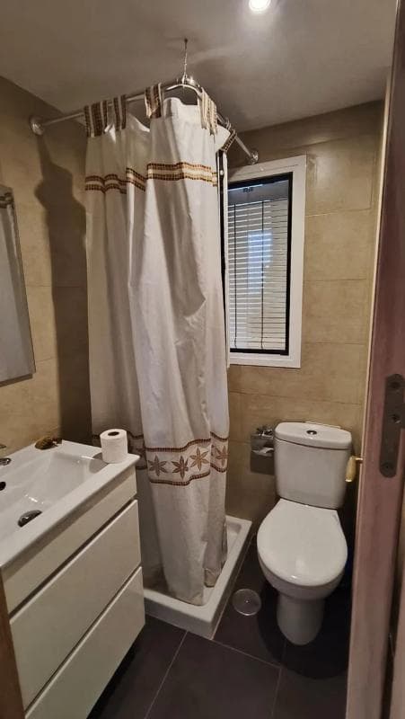 Venta de piso en Avenida Bruselas, Alicante / Alacant
photo 2