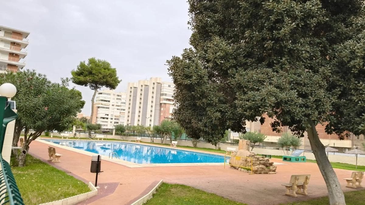 Venta de piso en Avenida Bruselas, Alicante / Alacant
photo 3