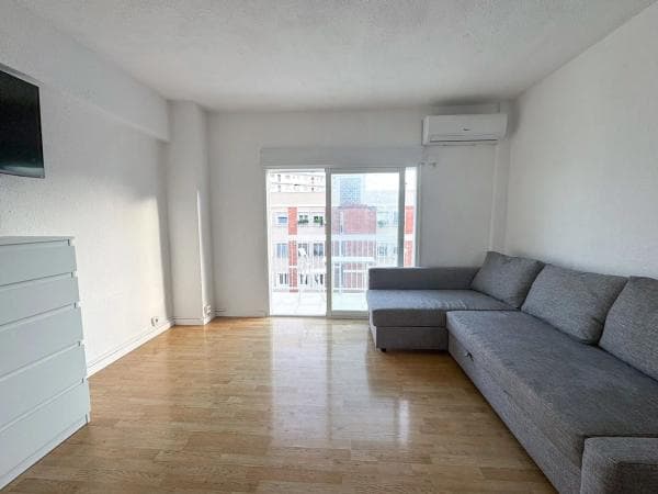 Piso en venta en Barrio Raval Roig-Virgen del Socorro, Alicante / Alacant
photo 1