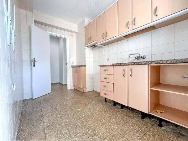 Piso en venta en Barrio Colonia Requena - Virgen del Carmen, Alicante / Alacant
thumbnail 2
