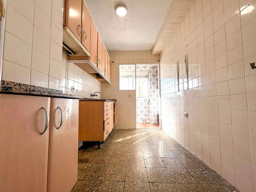Sale of apartment in Barrio Colonia Requena - Virgen del Carmen, Alicante
photo 5