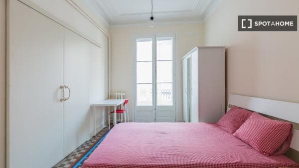 Habitación en piso compartido de 9 habitaciones en La Dreta de l'Eixample photo 1