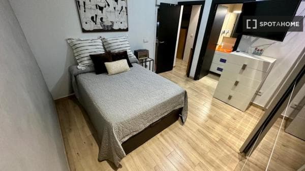 Habitación en piso compartido de 3 habitaciones en alquiler en Sabadell thumbnail 2
