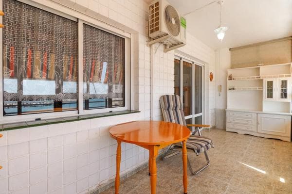 Piso en venta en Avenida Desiderio Rodríguez, 6, Torrevieja
thumbnail 1