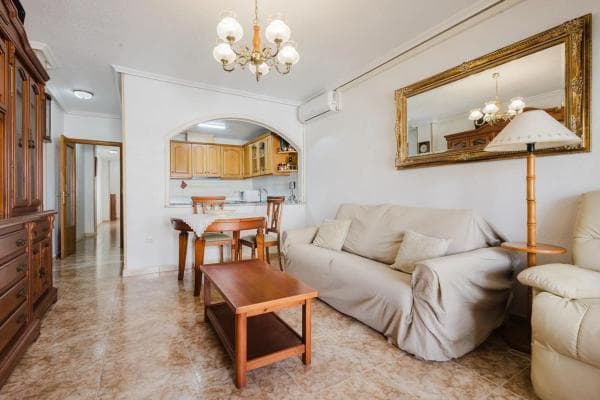 Piso en venta en Barrio El Acequión, Torrevieja
photo 1