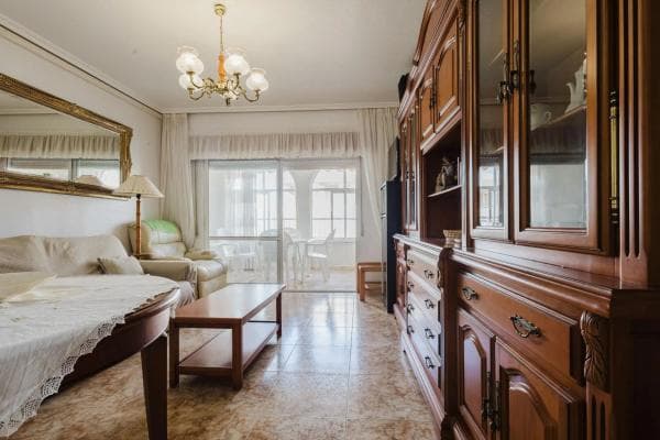 Piso en venta en Barrio El Acequión, Torrevieja
thumbnail 1