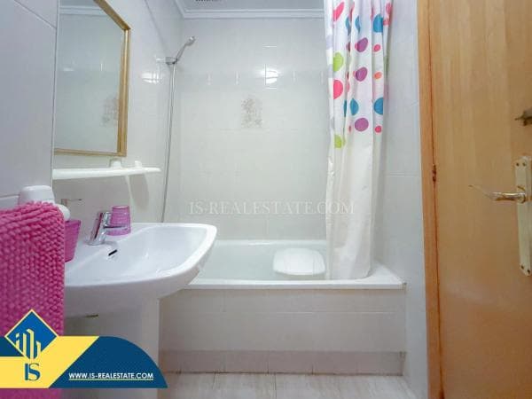 Piso en venta en Barrio El Acequión, Torrevieja
photo 1