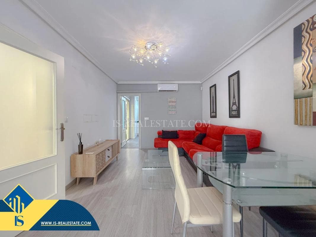 Venta de piso en Barrio El Acequión, Torrevieja
photo 3