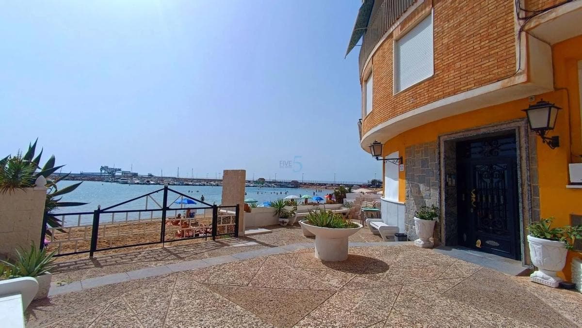 Venta de piso en Barrio El Acequión, Torrevieja
photo 2