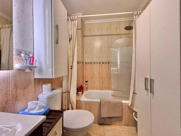 Piso en venta en CL ANTONIO GIL-MATA, Torrevieja
thumbnail 1