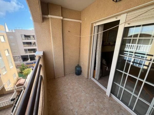 Piso en venta en Calle Adriano, 11, Torrevieja
thumbnail 1