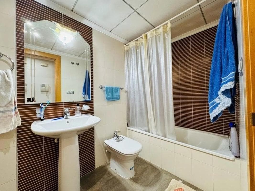 Venta de piso en Avenida del Mediterráneo, Torrevieja
photo 3