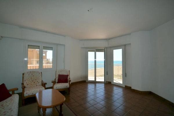 Piso en venta en Avenida del virgen, Torrevieja
photo 1
