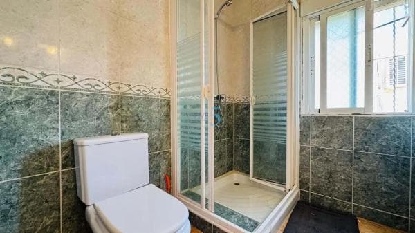 Chalet independiente en venta en Barrio La Siesta - El Salado - Torreta, Torrevieja
photo 1