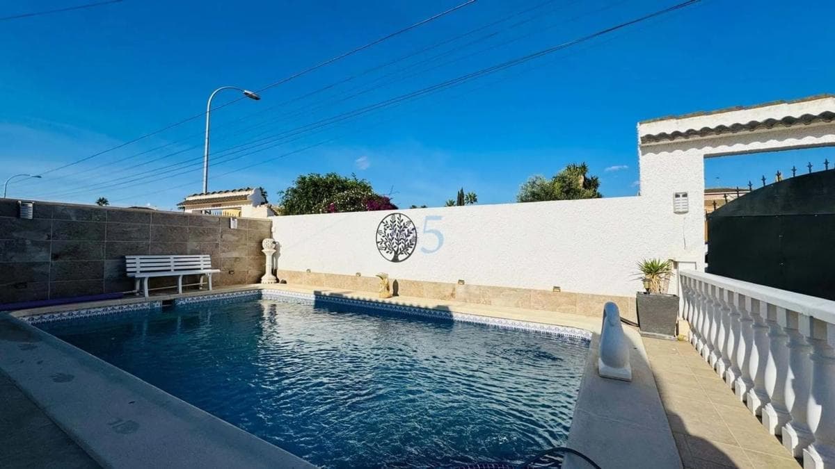Venta de chalet independiente en Barrio La Siesta - El Salado - Torreta, Torrevieja
photo 4