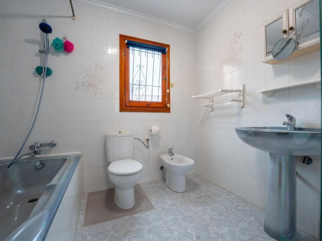 Venta de chalet independiente en Barrio La Siesta - El Salado - Torreta, Torrevieja
photo 5