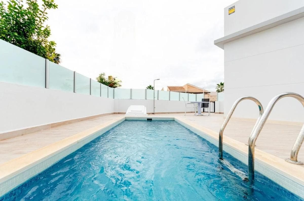 Venta de chalet independiente en Calle las Abubillas, Torrevieja
photo 3