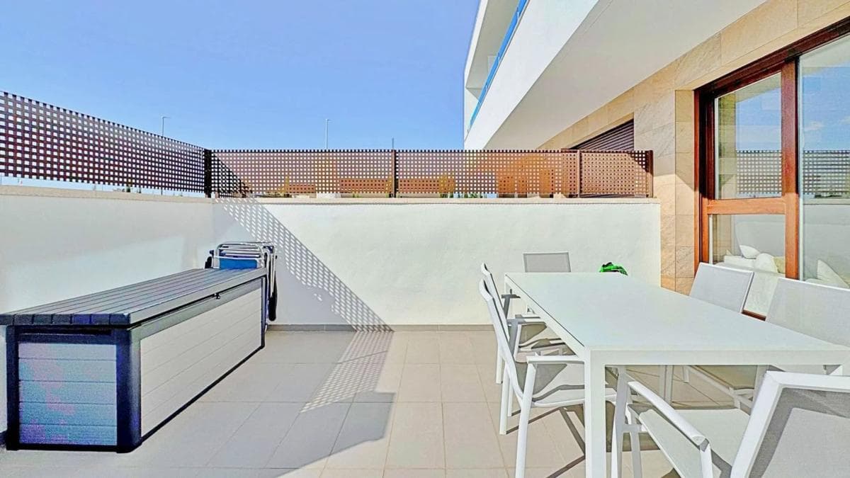 Venta de chalet adosado en Calle Teide , Torrevieja photo 3
