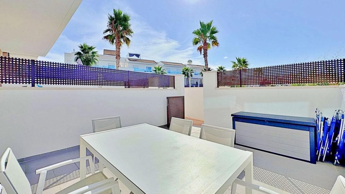 Venta de chalet adosado en Calle Teide , Torrevieja photo 5