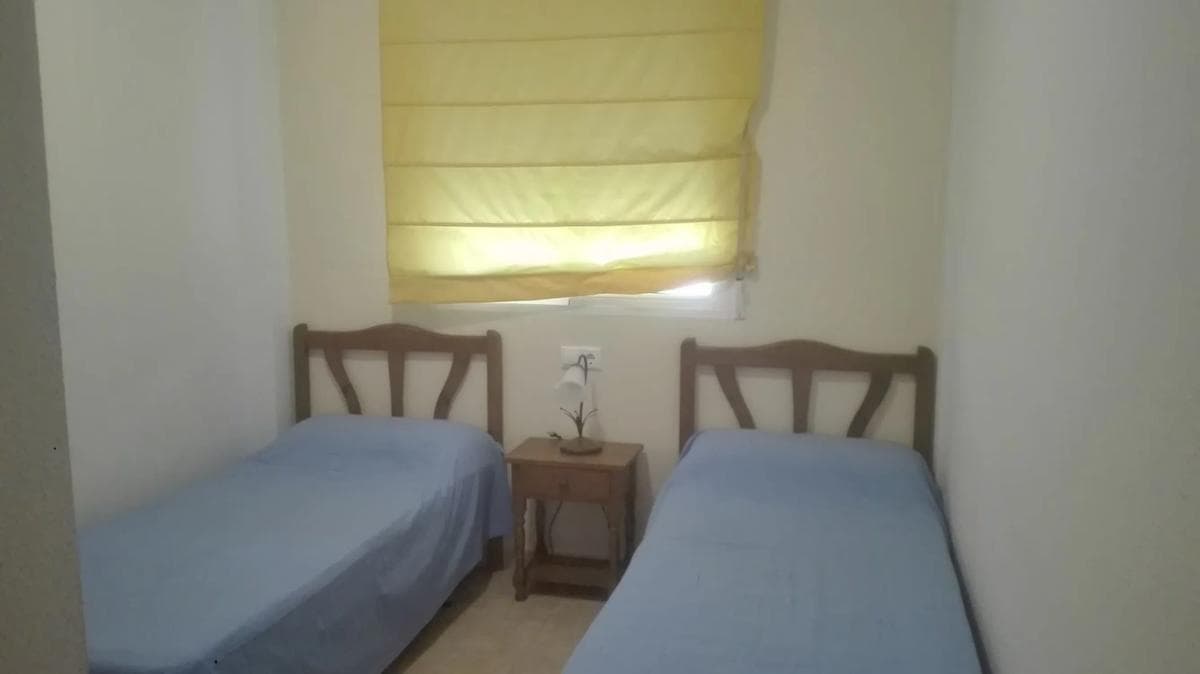 Venta de chalet adosado en Calle Laguna Rosa, 45 , Torrevieja photo 2