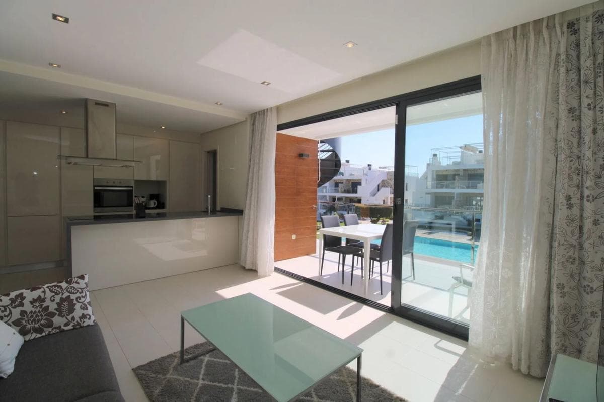 Venta de piso en Barrio Los Balcones - Los Altos del Edén, Torrevieja
photo 2
