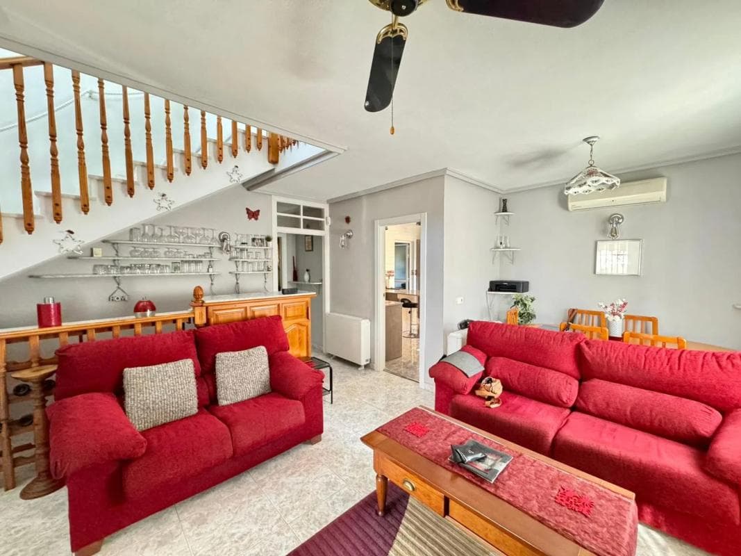 Sale of independent chalet in Barrio Los Balcones - Los Altos del Edén, Torrevieja
photo 4