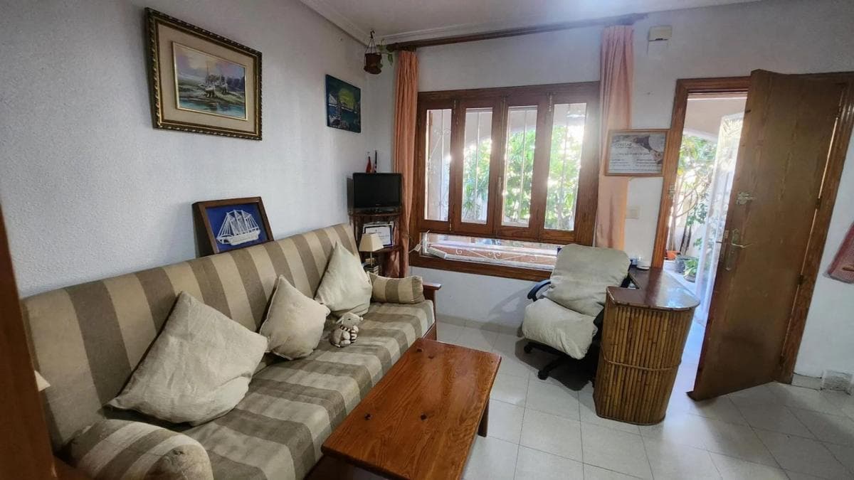 Venta de chalet independiente en Barrio Aguas Nuevas, Torrevieja
photo 2