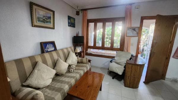 Chalet independiente en venta en Barrio Aguas Nuevas, Torrevieja
thumbnail 1
