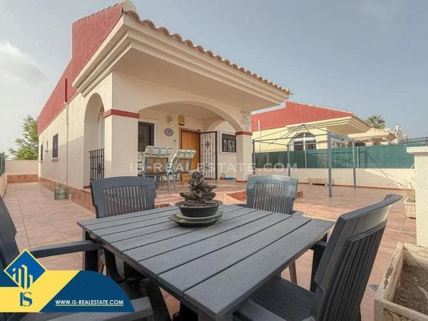 Chalet independiente en venta en Barrio Parque Acuático - Sector 25, Torrevieja
thumbnail 1