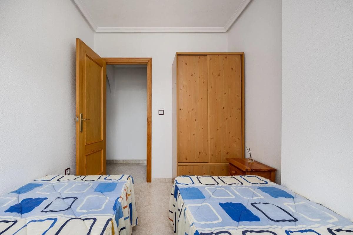 Venta de piso en Calle Ramon Freixa, 3, Torrevieja
photo 3