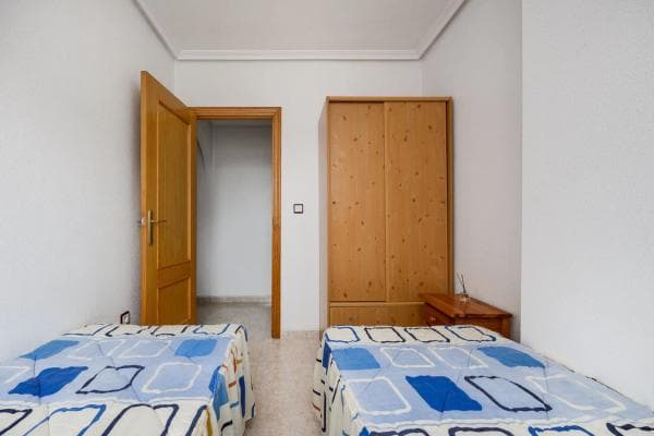 Piso en venta en Calle Ramon Freixa, 3, Torrevieja
thumbnail 2