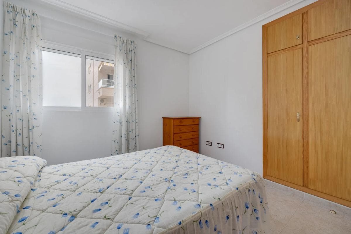 Venta de piso en Calle Ramon Freixa, 3, Torrevieja
photo 5