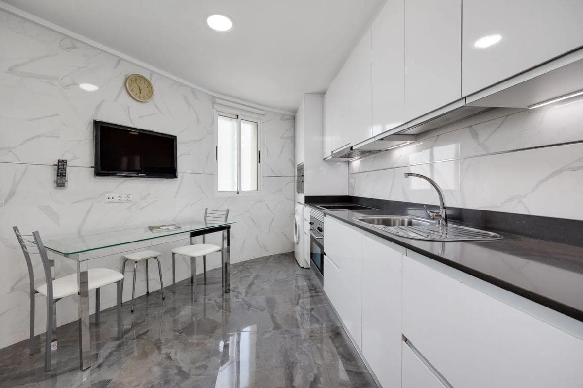 Venta de piso en CL CARITAS, 2, Torrevieja
photo 3