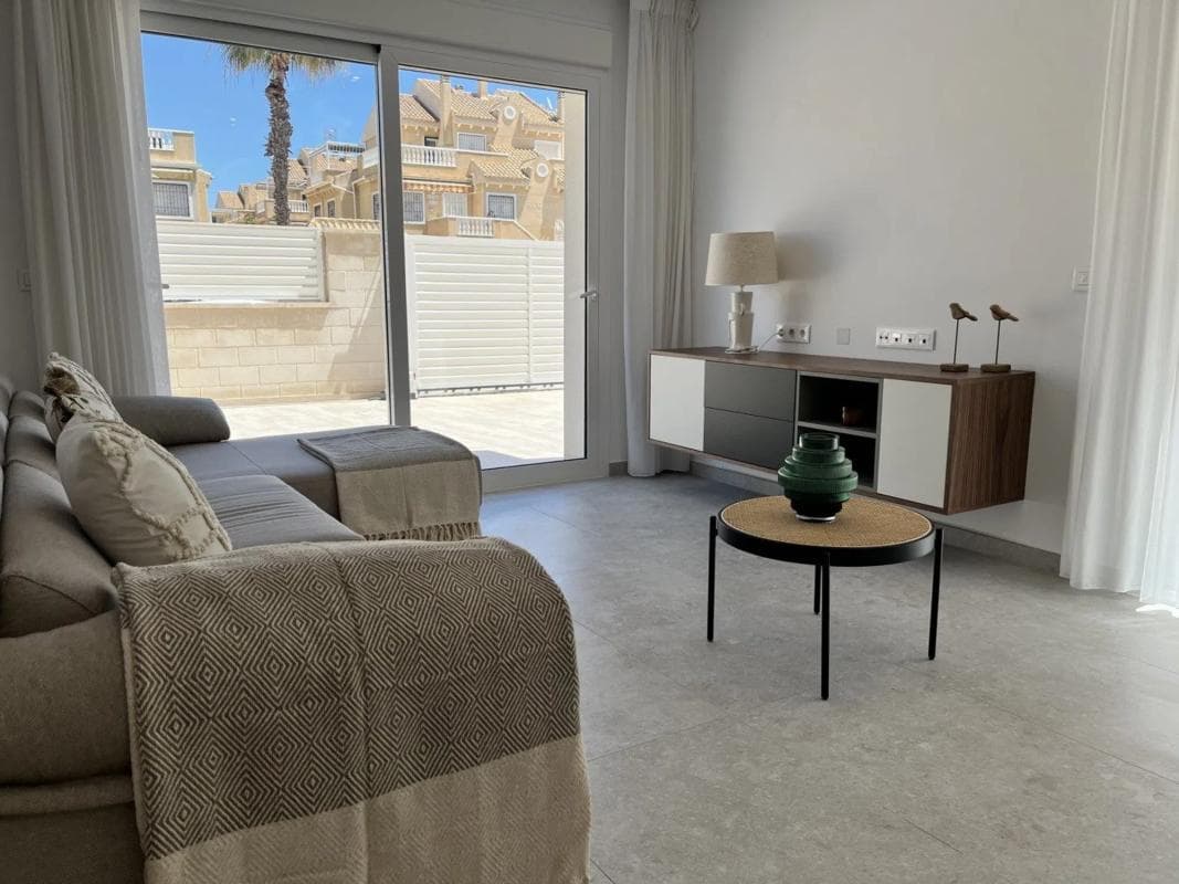 Venta de piso en Calle Argolidas, Torrevieja
photo 3