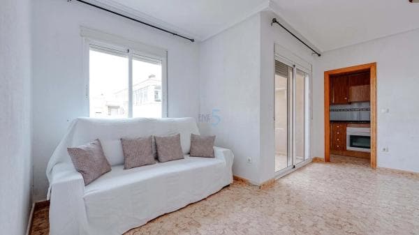 Piso en venta en Barrio Nueva Torrevieja, Torrevieja
thumbnail 1