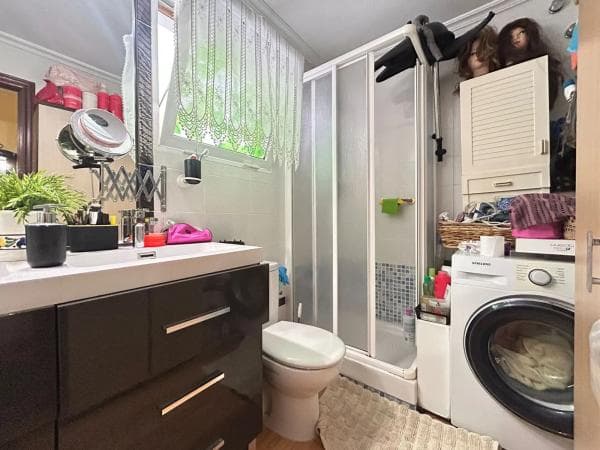Apartment for sale in Calle Mar Baltico, Torrevieja thumbnail 2