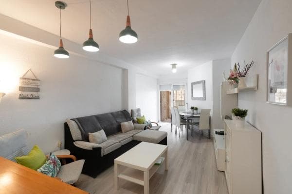 Piso en venta en Avenida Doctor Mariano Ruiz Canovas, Torrevieja
thumbnail 1