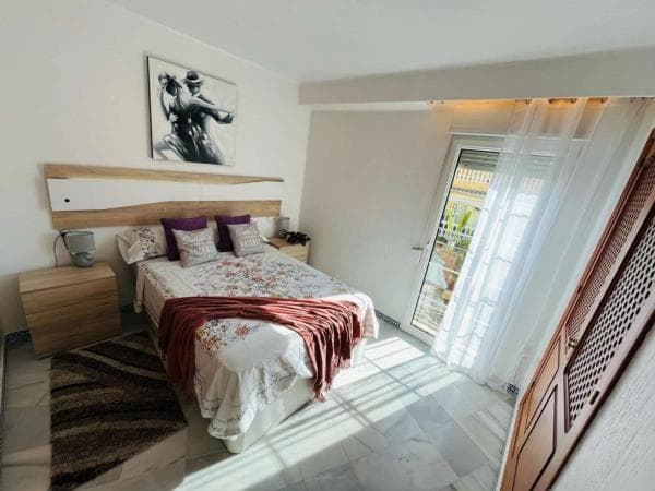 Piso en venta en Calle Jacinto Benavente, Torrevieja
photo 1