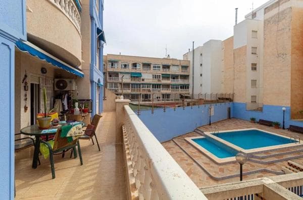 Piso en venta en Barrio Playa de los Locos, Torrevieja
photo 1
