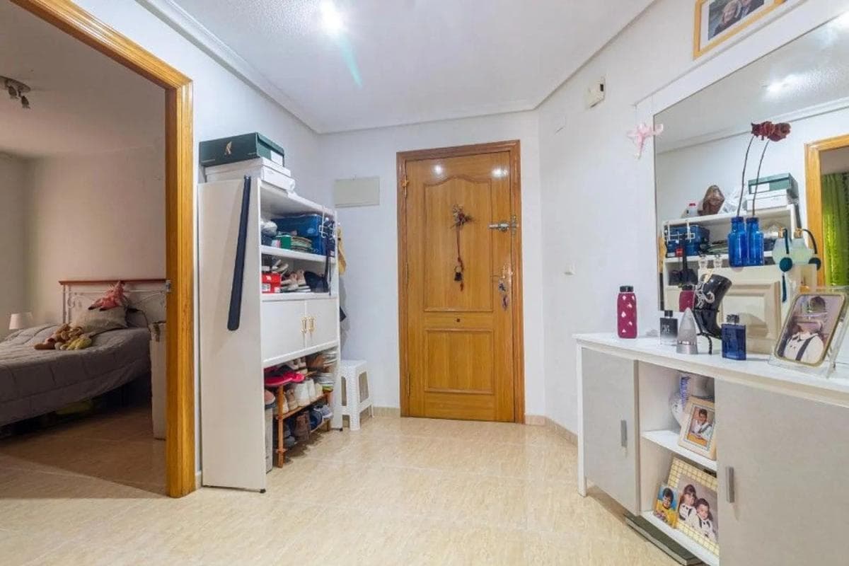 Venta de piso en Barrio Playa de los Locos, Torrevieja
photo 2