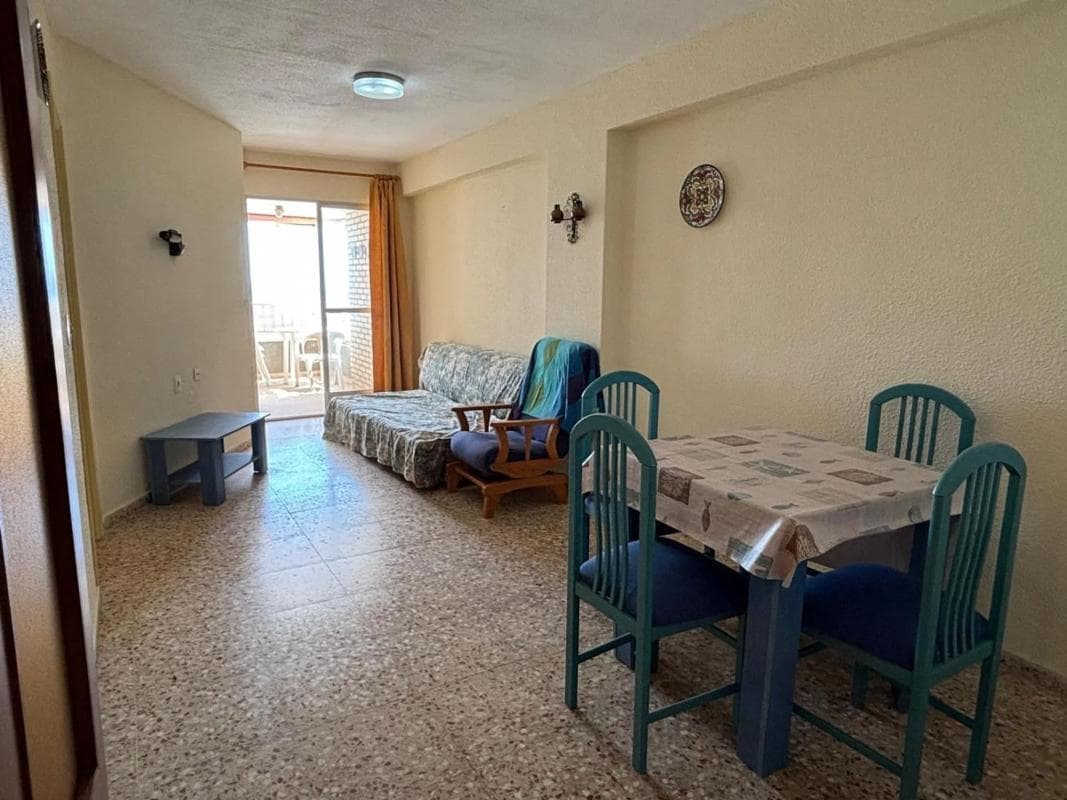 Venta de piso en Avenida Doctor Mariano Ruiz Canovas, Torrevieja
photo 3