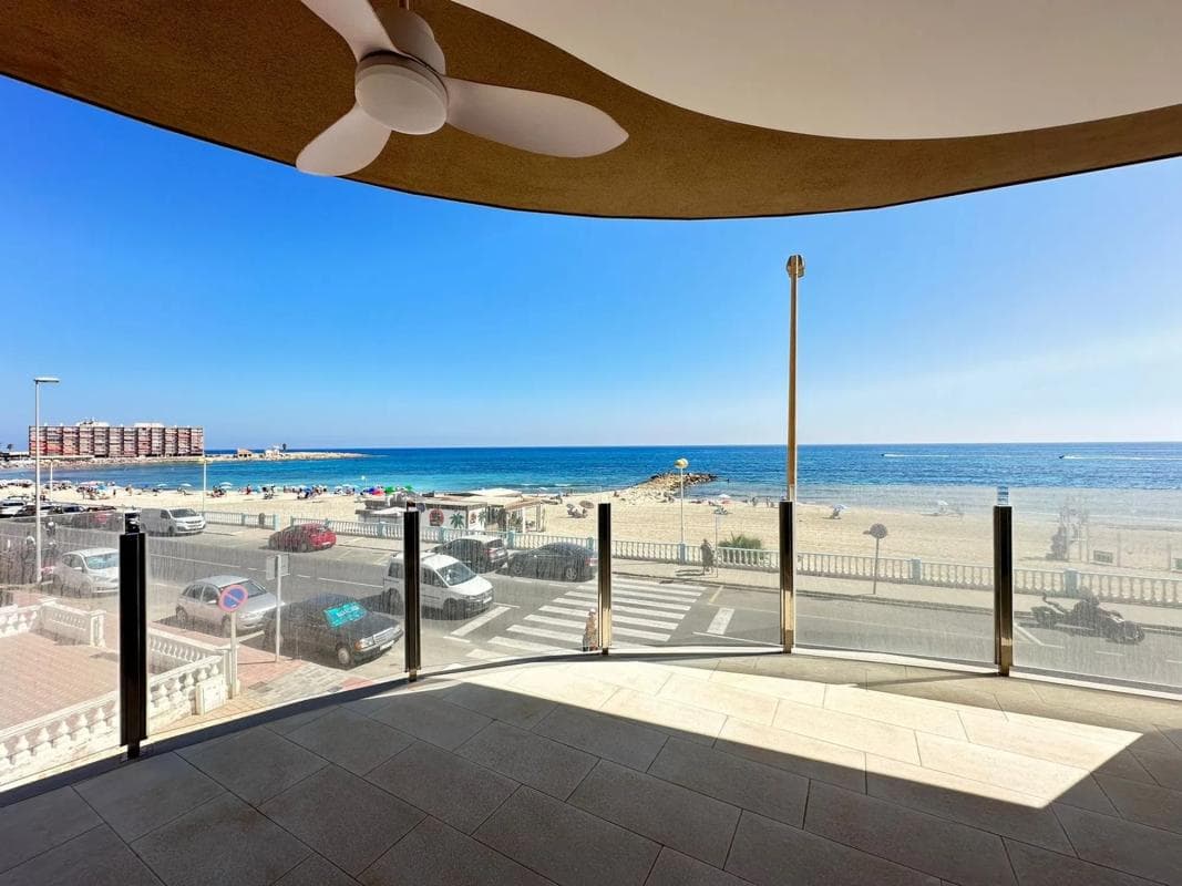 Venta de piso en Avenida Doctor Mariano Ruiz Canovas, Torrevieja
photo 2