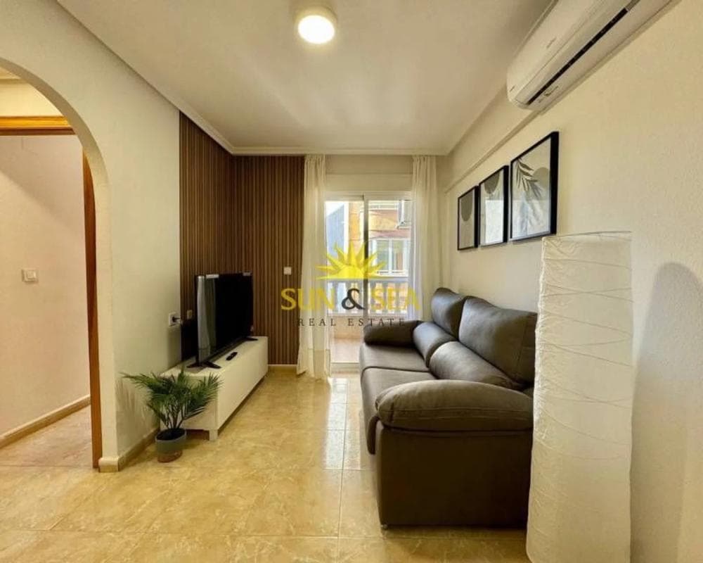 Venta de piso en Barrio Las Piscinas Naturales, Torrevieja
photo 5